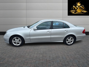 2007 Mercedes-Benz E Class 2.1 E220 Cdi Avantgarde in Silver — image 4