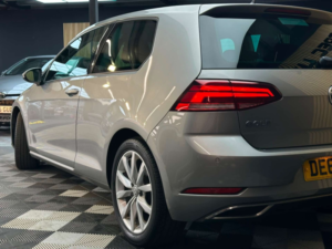 2017 Volkswagen Golf 2.0 Tdi Gt Hatchback 3dr Diesel Manual Euro 6 (s/s) (150 Ps) in Silver — image 4