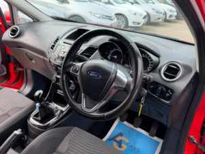 2015 Ford Fiesta 1.0t Ecoboost Zetec Euro 6 (s/s) 5dr in Red — image 3