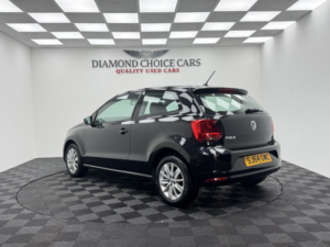 2014 Volkswagen Polo 1.0 Bluemotion Tech Se in Black — image 4