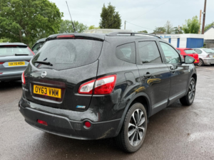 2013 Nissan Qashqai+2 1.6 Dci 360 in Black — image 2