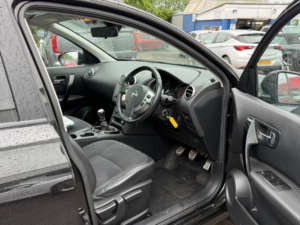 2013 Nissan Qashqai+2 1.6 Dci 360 in Black — image 3