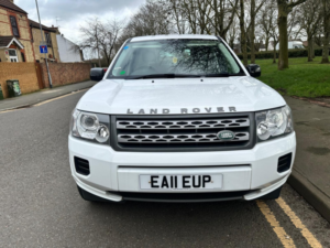 2011 Land Rover Freelander 2 2.2 Td4 S in White — image 3