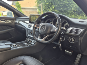 2017 Mercedes-Benz Cls 3.0 Cls350d V6 Amg Line in Silver — image 6