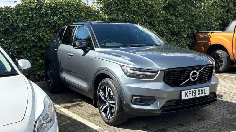 2019 Volvo Xc40 2.0 D3 R-Design Auto AWD Euro 6 (s/s) 5dr in Grey — image 1