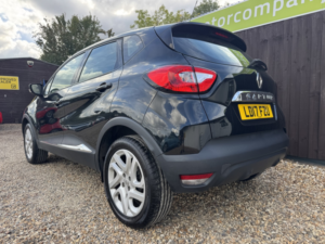 2017 Renault Captur 0.9 Dynamique Nav Tce 90 in Black — image 4