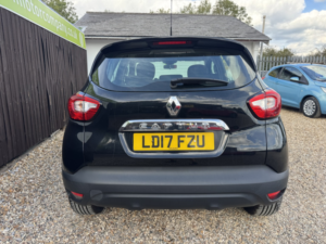 2017 Renault Captur 0.9 Dynamique Nav Tce 90 in Black — image 5