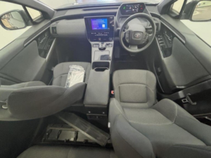 2024 Toyota Bz4x 71.4kwh Pure Auto 5dr (11kw Obc) in Grey — image 5