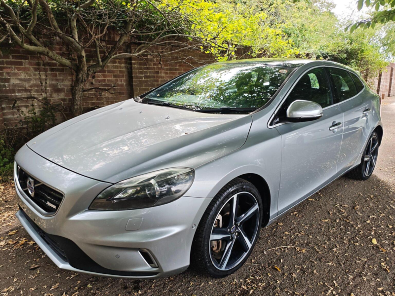 2013 Volvo V40 2.0 T5 R-Design Lux Nav Geartronic Euro 6 (s/s) 5dr in Grey — image 1