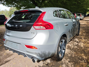 2013 Volvo V40 2.0 T5 R-Design Lux Nav Geartronic Euro 6 (s/s) 5dr in Grey — image 5