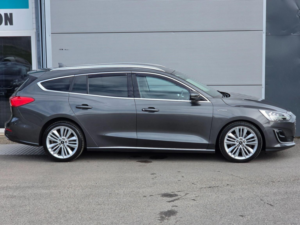 2019 Ford Focus 1.5t Ecoboost Vignale Euro 6 (s/s) 5dr in Grey — image 5