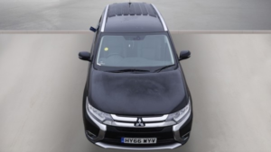 2016 Mitsubishi Outlander Di-D Gx 3 in Black — image 2