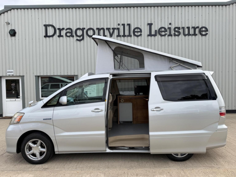 2005 Toyota Alphard Camper Van 4 Berth 2.4 Petrol Hybrid in Silver — image 1