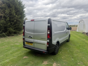 2016 Renault Trafic 1.6 Sl27 Energy Dci 125 Business Euro 6 in Silver — image 3