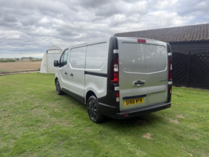 2016 Renault Trafic 1.6 Sl27 Energy Dci 125 Business Euro 6 in Silver — image 4