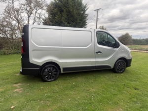 2016 Renault Trafic 1.6 Sl27 Energy Dci 125 Business Euro 6 in Silver — image 5