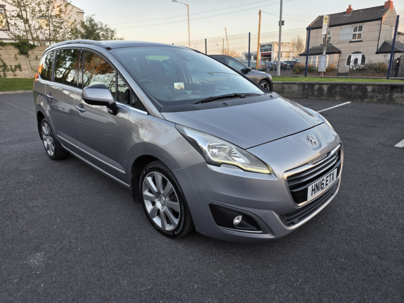2016 Peugeot 5008 1.6 Bluehdi Allure in Grey — image 1