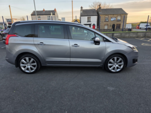 2016 Peugeot 5008 1.6 Bluehdi Allure in Grey — image 4