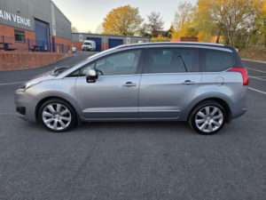 2016 Peugeot 5008 1.6 Bluehdi Allure in Grey — image 5