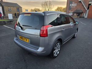 2016 Peugeot 5008 1.6 Bluehdi Allure in Grey — image 6