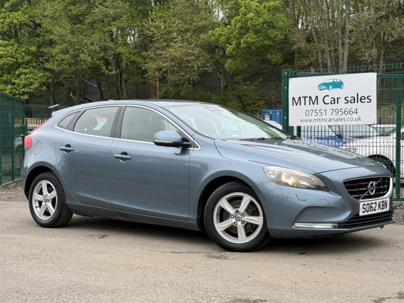 2012 Volvo V40 1.6 T3 Se Hatchback 5dr Petrol Manual Euro 5 (s/s) (150 Ps) in Blue — image 1