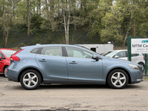 2012 Volvo V40 1.6 T3 Se Hatchback 5dr Petrol Manual Euro 5 (s/s) (150 Ps) in Blue — image 5