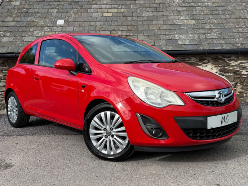 2012 Vauxhall Corsa 1.2 Corsa Excite Ac 3dr in Red — image 1