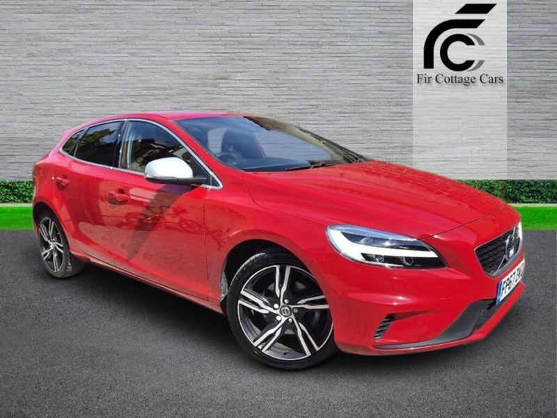 2017 Volvo V40 2.0 T3 R-Design Pro Euro 6 (s/s) 5dr in Red — image 1