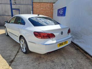 2016 Volkswagen Cc 2.0 Tdi Bluemotion Tech R-Line in White — image 3