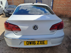 2016 Volkswagen Cc 2.0 Tdi Bluemotion Tech R-Line in White — image 4