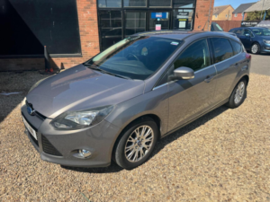 2011 Ford Focus 1.6 Tdci Titanium Euro 5 (s/s) 5dr in Brown — image 2