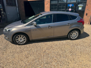 2011 Ford Focus 1.6 Tdci Titanium Euro 5 (s/s) 5dr in Brown — image 4