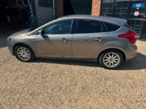 2011 Ford Focus 1.6 Tdci Titanium Euro 5 (s/s) 5dr in Brown — image 5