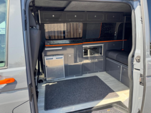 2021 Volkswagen Transporter 2.0 Tdi T30 Lwb Sport+ Redline Camper in Grey — image 3