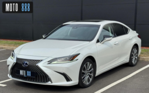 2019 Lexus Es 2.5 300h E-CVT Euro 6 (s/s) 4dr in White — image 3
