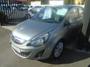 2015 Vauxhall Corsa 1.4 16v Se Hatchback 5dr Petrol Manual Wide Ratio Euro 5 (100 Ps) in Silver — image 3