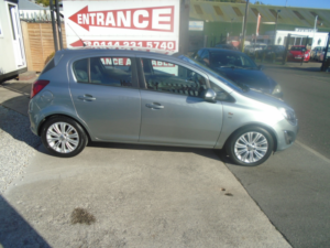 2015 Vauxhall Corsa 1.4 16v Se Hatchback 5dr Petrol Manual Wide Ratio Euro 5 (100 Ps) in Silver — image 5