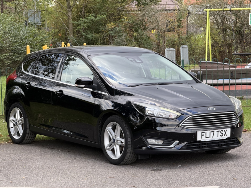 2017 Ford Focus 1.0 T Ecoboost Titanium in Black — image 1