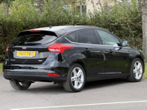 2017 Ford Focus 1.0 T Ecoboost Titanium in Black — image 4