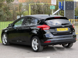 2017 Ford Focus 1.0 T Ecoboost Titanium in Black — image 6
