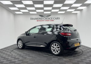 2016 Renault Clio 0.9 Dynamique Nav Tce 90 in Black — image 4