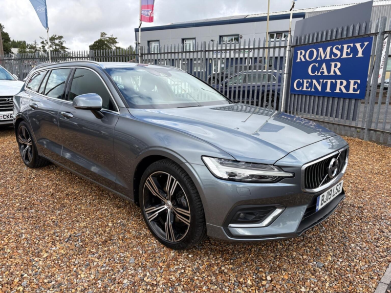 2019 Volvo V60 2.0 D3 Inscription Pro Auto Euro 6 (s/s) 5dr in Grey — image 1