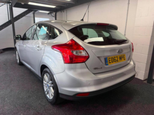 2012 Ford Focus 1.6 Titanium Powershift Euro 5 5dr — image 4