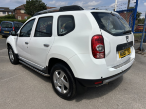 2013 Dacia Duster 1.5 Dci Laureate 4x4 in White — image 3