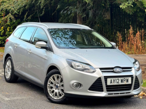 2012 Ford Focus 1.6 Titanium Estate 5dr Petrol Powershift Euro 5 (125 Ps) in Silver — image 2