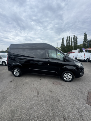 2023 Ford Transit Custom 2.0 Transit Custom Limited Van 300 L2 2.0l Ecoblue 130ps Fwd 6 Speed Manual in Black — image 5