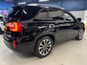 2015 Kia Sorento 2.2 Crdi Kx-4 Auto AWD Euro 5 5dr in Black — image 4