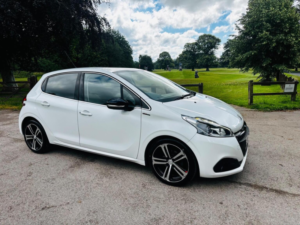 2017 Peugeot 208 1.6 Bluehdi Gt Line Euro 6 (s/s) 5dr in White — image 3