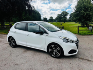 2017 Peugeot 208 1.6 Bluehdi Gt Line Euro 6 (s/s) 5dr in White — image 5