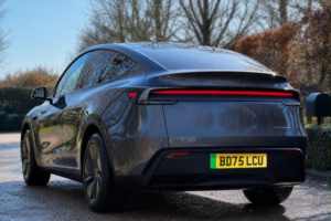 2025 Tesla Model Y 84.7kwh Long Range Auto Rwd 5dr in Grey — image 6